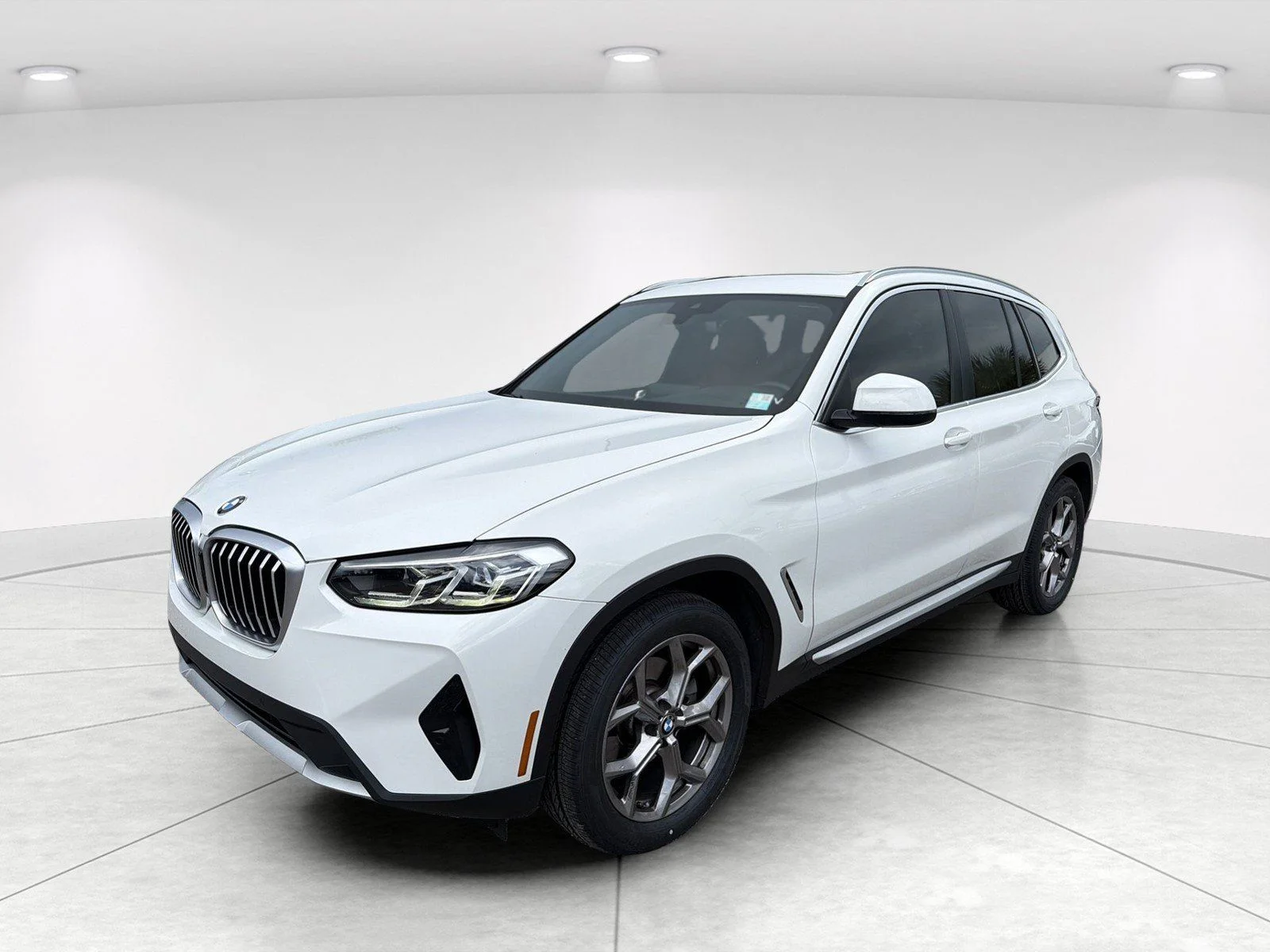Used 2022 Alpine White BMW sDrive30i image 8