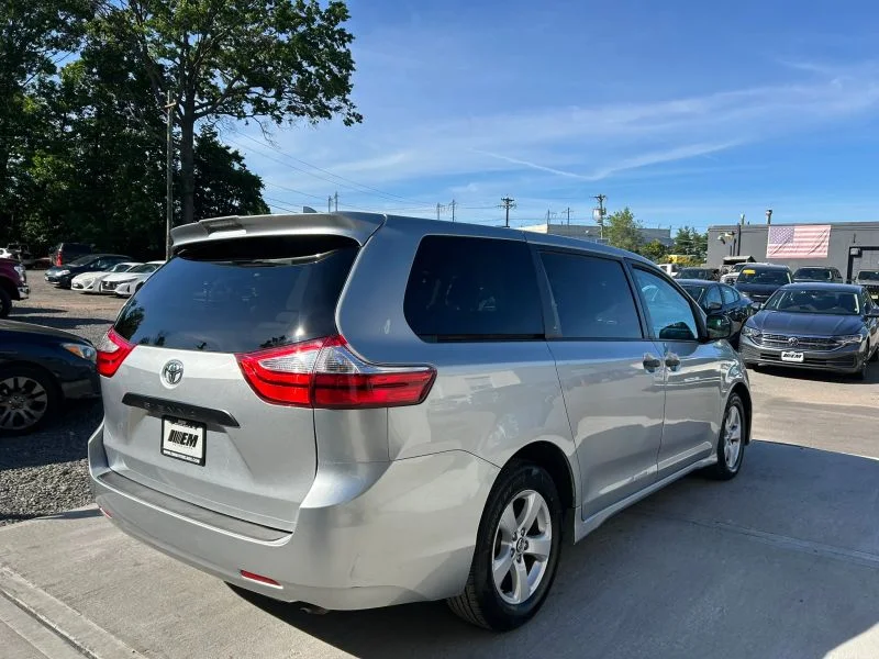 Used 2019 Silver Toyota L Minivan 4D image 10