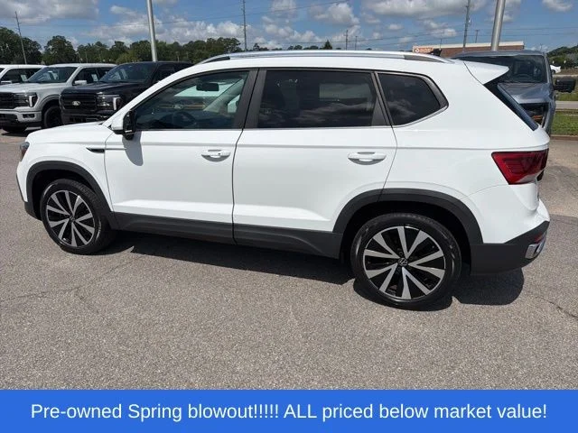 Used 2022 White Volkswagen 1.5T SE image 6
