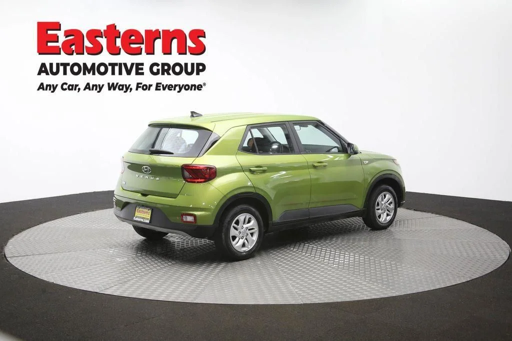 Used 2022 Green Hyundai SE image 43