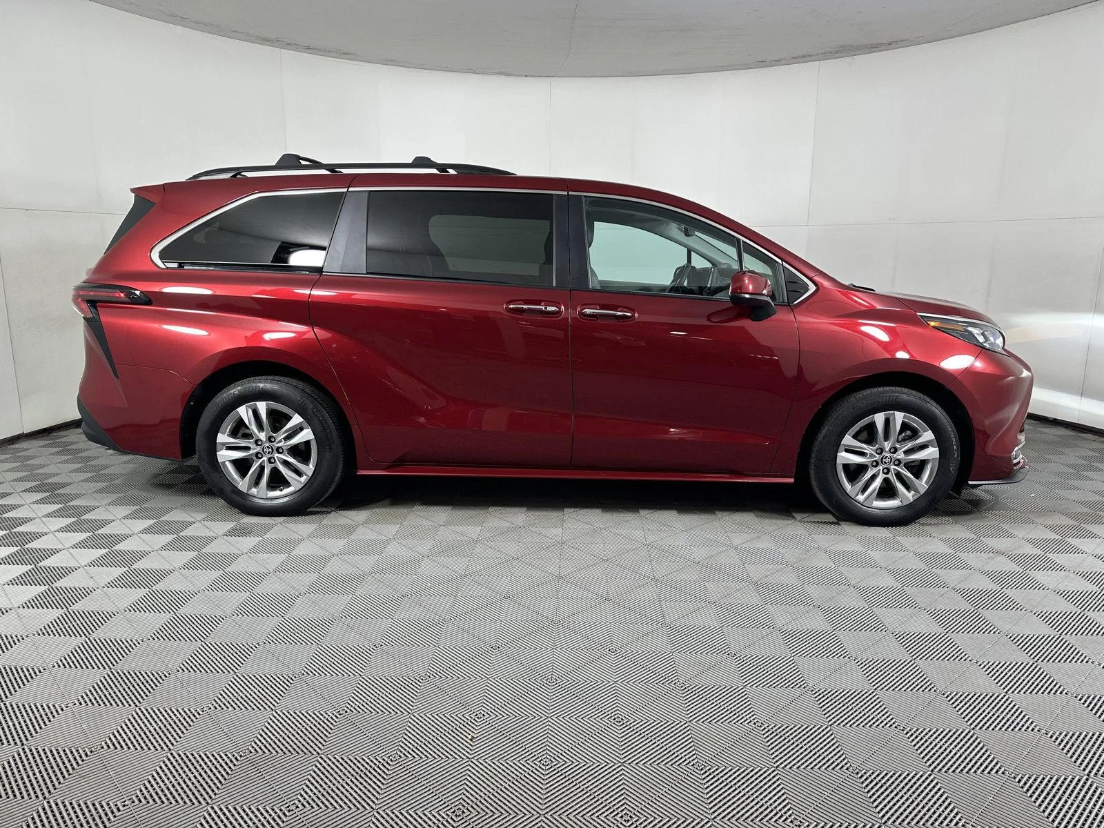 Used 2024 Ruby Flare Pearl Toyota XLE image 10