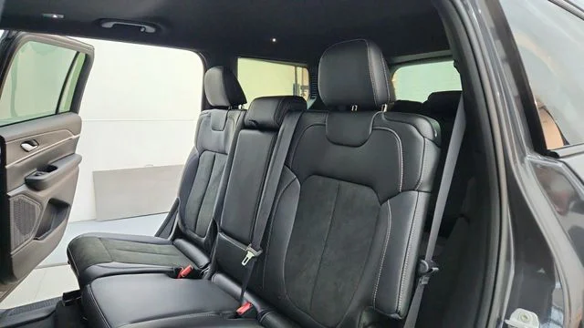 New 2026 Baltic Gray Metallic Clear-Coat Exterior Paint Jeep Altitude image 19