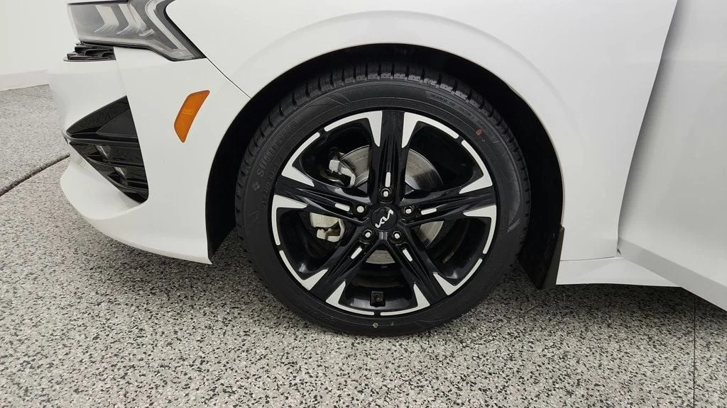 Used 2022 Glacial White Pearl Kia GT-Line Automatic FWD w/ Premium Package image 9