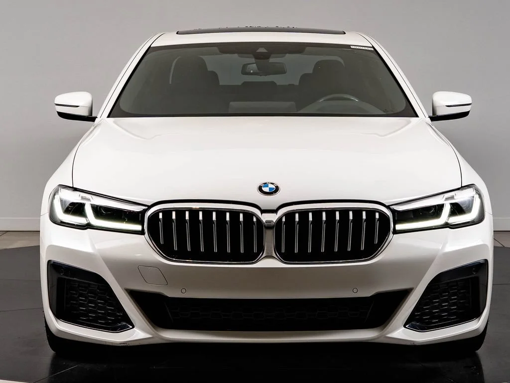 Used 2023 Alpine White BMW 530i xDrive image 2