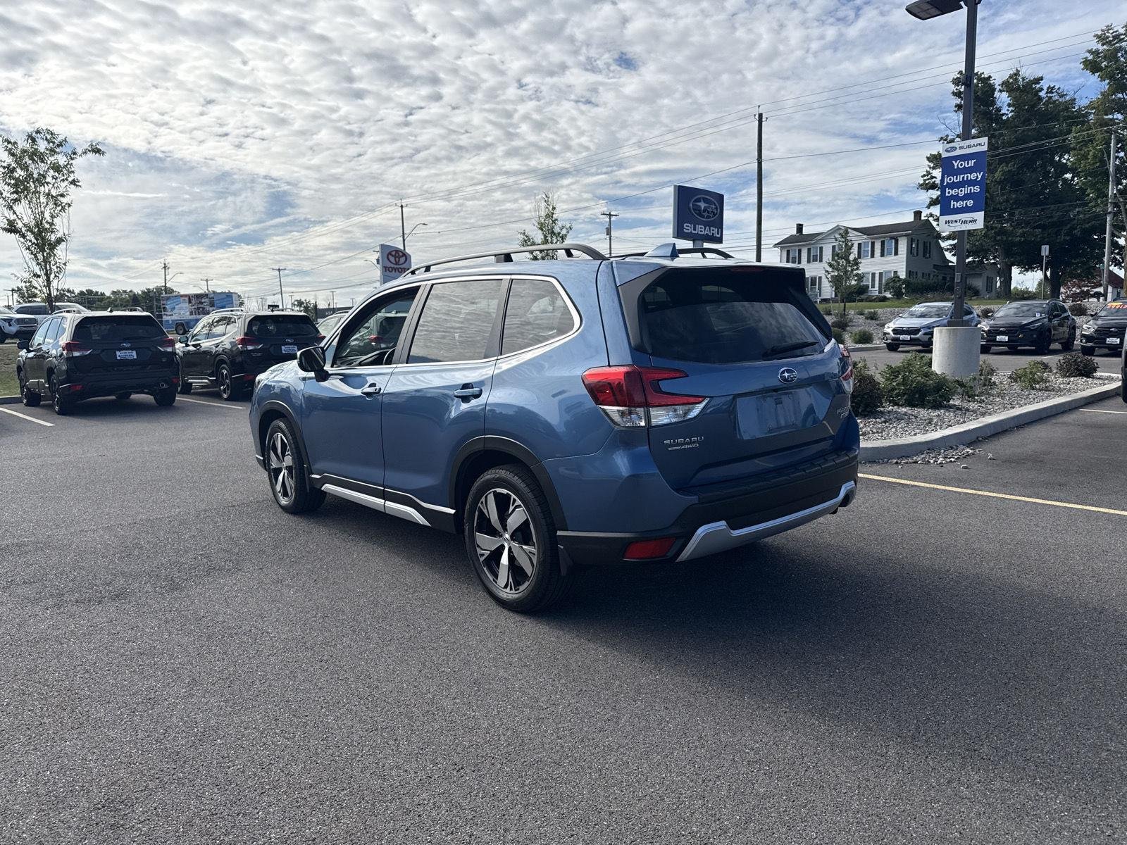 Used 2020 Horizon Blue Pearl Subaru Touring image 5