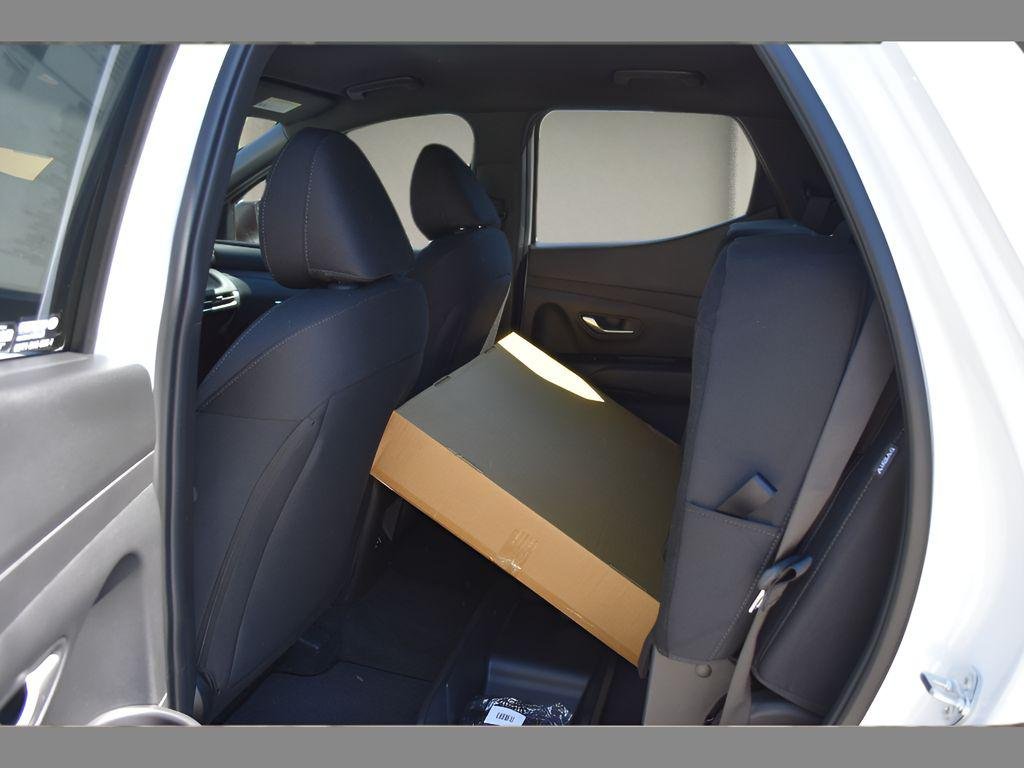 2025 Hyundai Santa Cruz SE - Photo 12