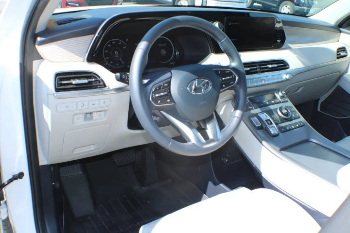 Used 2021 Hyper White Hyundai Limited image 8