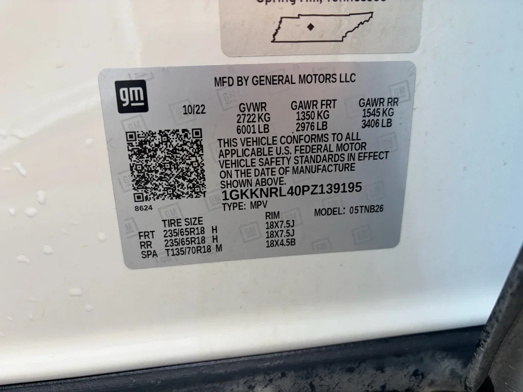 Used 2023 Summit White GMC SLE image 13