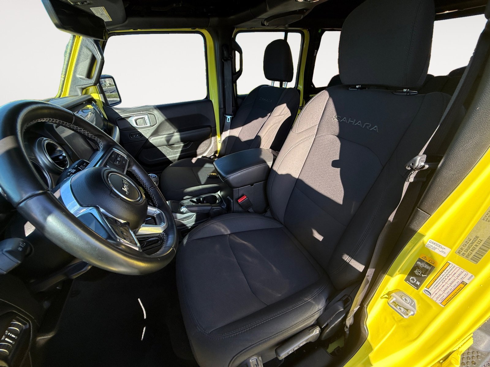 Used 2022 High Velocity Clearcoat Jeep Unlimited Sahara image 10