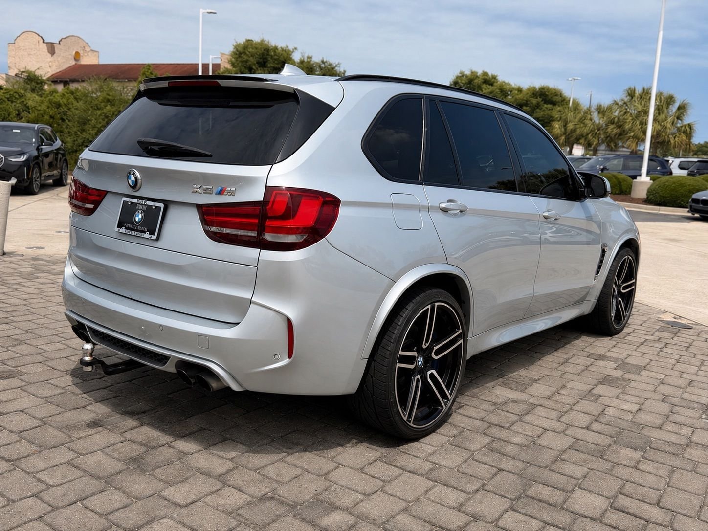 Used 2018 Silverstone Metallic BMW Base image 9