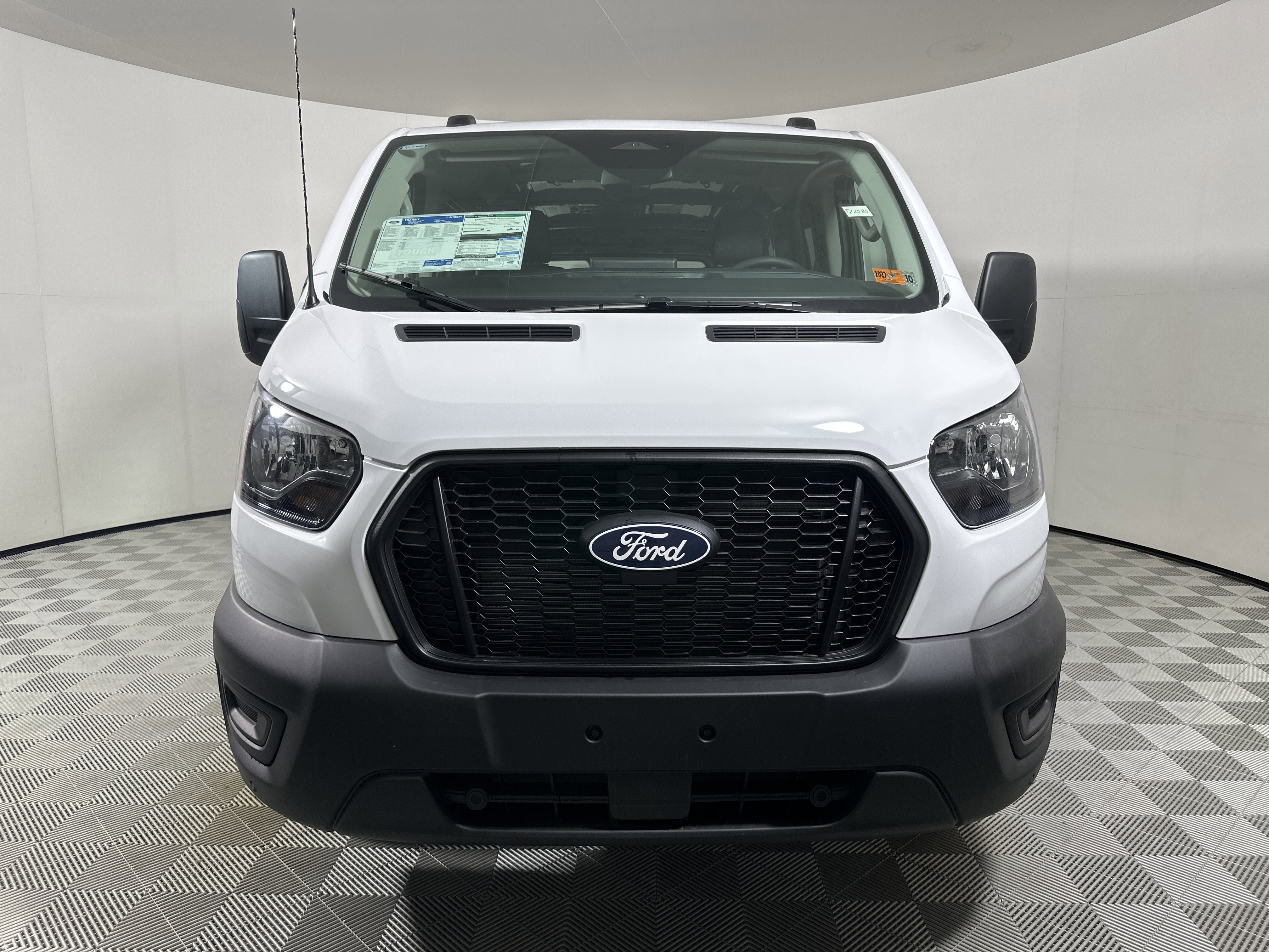 New 2026 OXFORD WHITE Ford  image 2