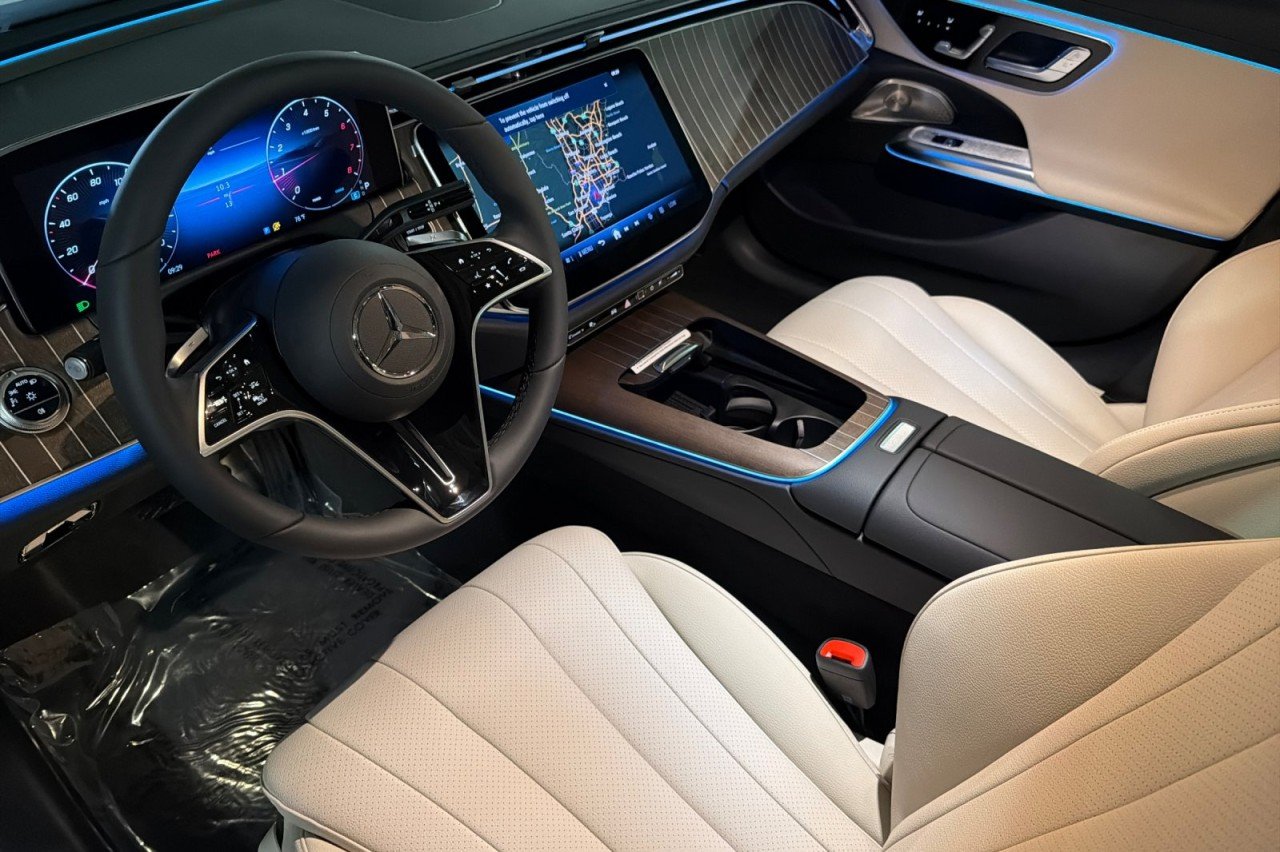 New 2027 Polar White Mercedes-Benz E 350 RWD Sedan image 9