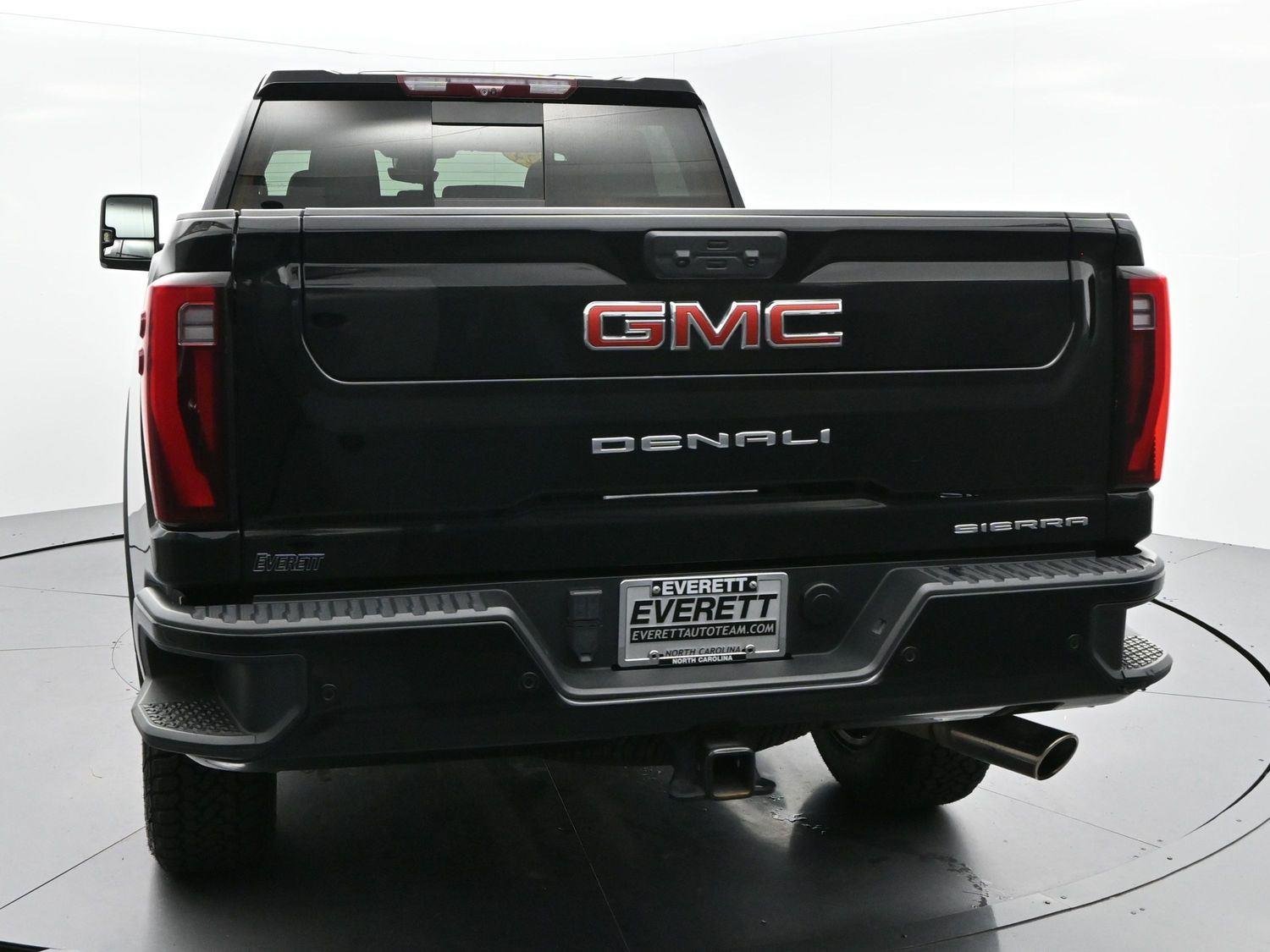 Used 2024 Onyx Black GMC Denali image 6