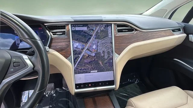 Used 2017 Blue Tesla 90D image 26