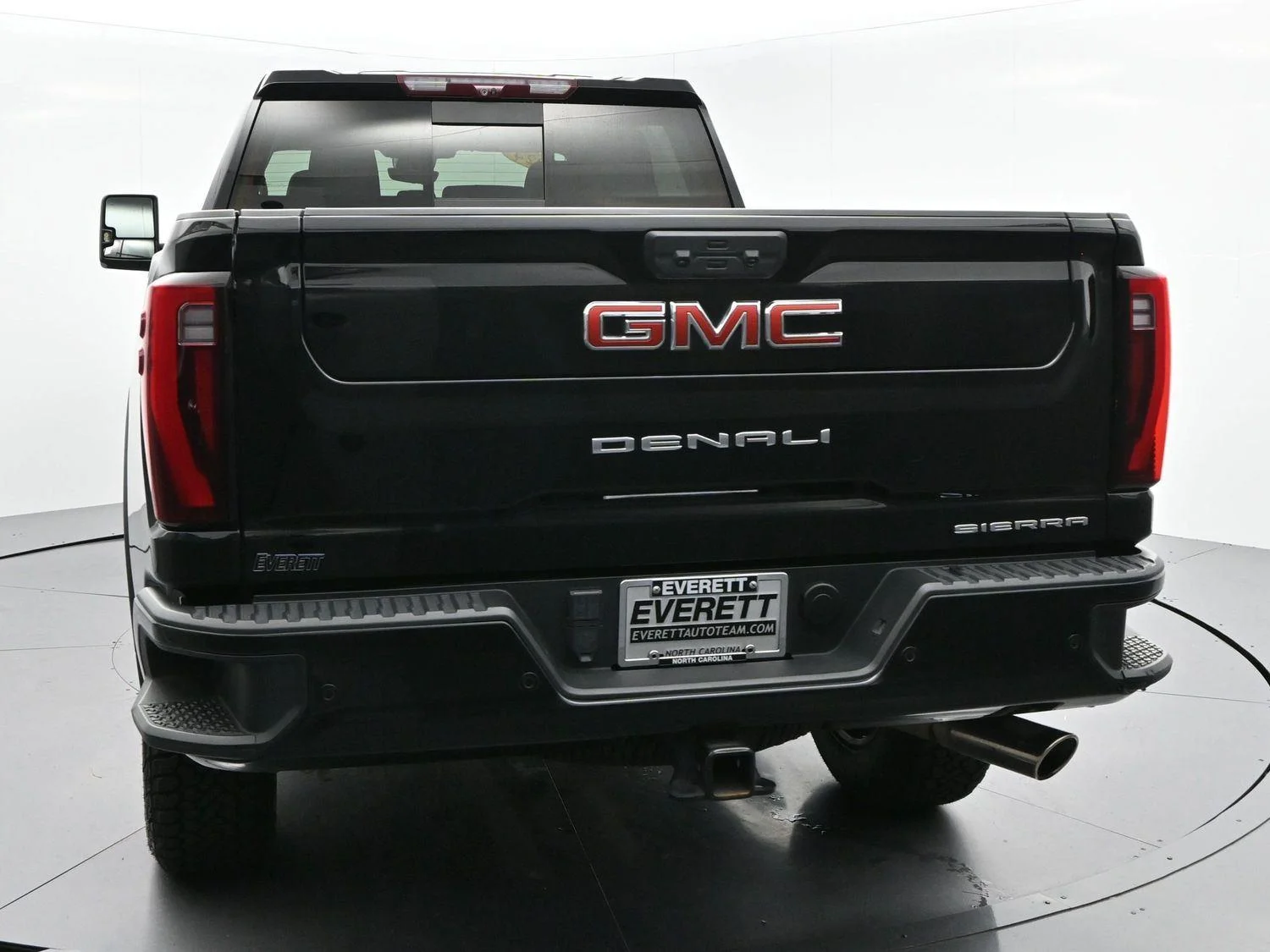 Used 2024 Onyx Black GMC Denali image 6