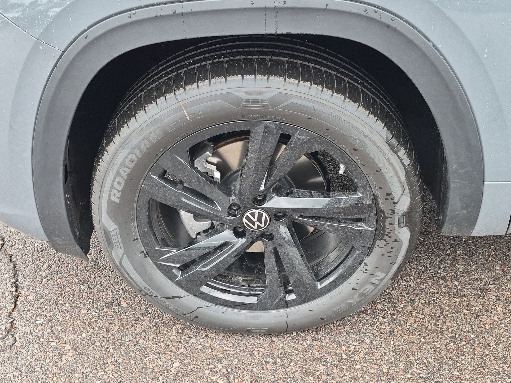 New 2026 Pure Gray Volkswagen 2.0T SEL R-Line Black image 16