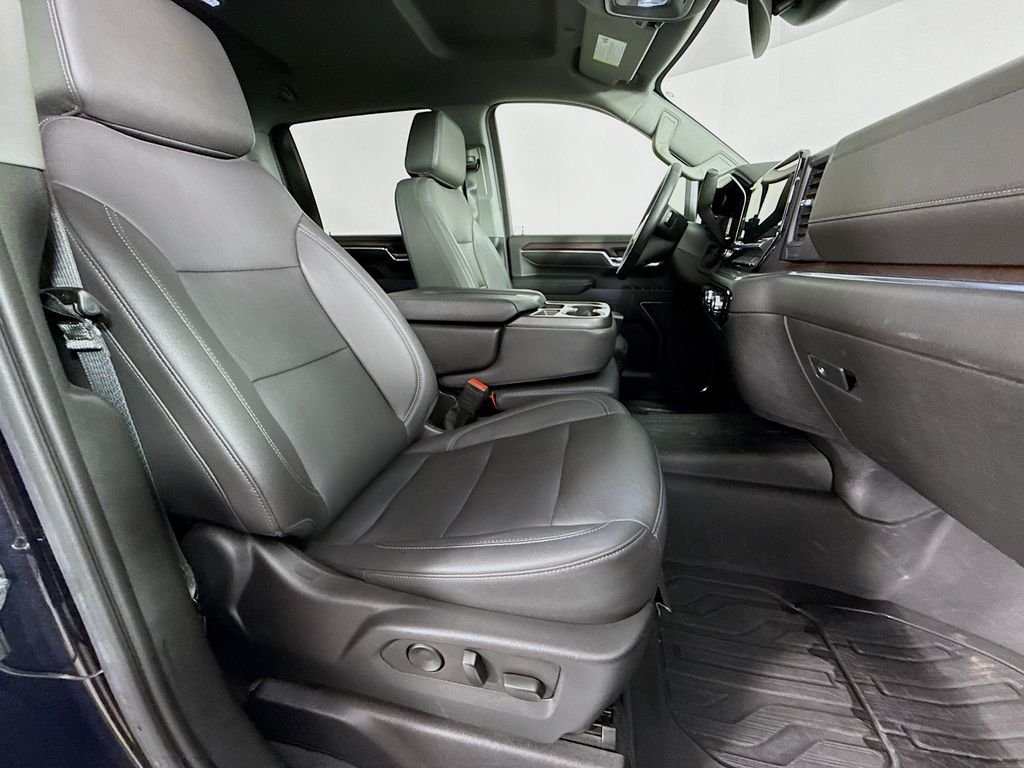 Used 2024 Silver GMC SLT image 23