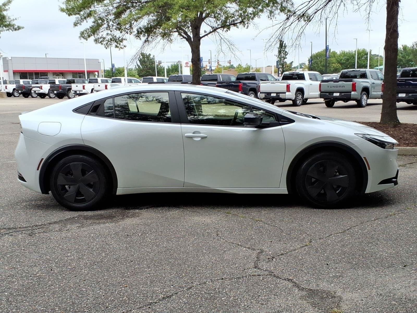 Used 2024 Wind Chill Pearl Toyota SE image 8