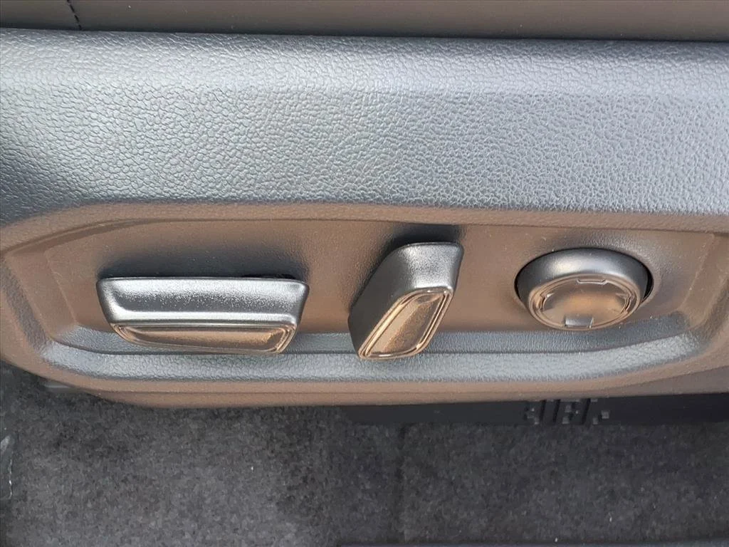 2026 Toyota Tundra Platinum - Photo 18
