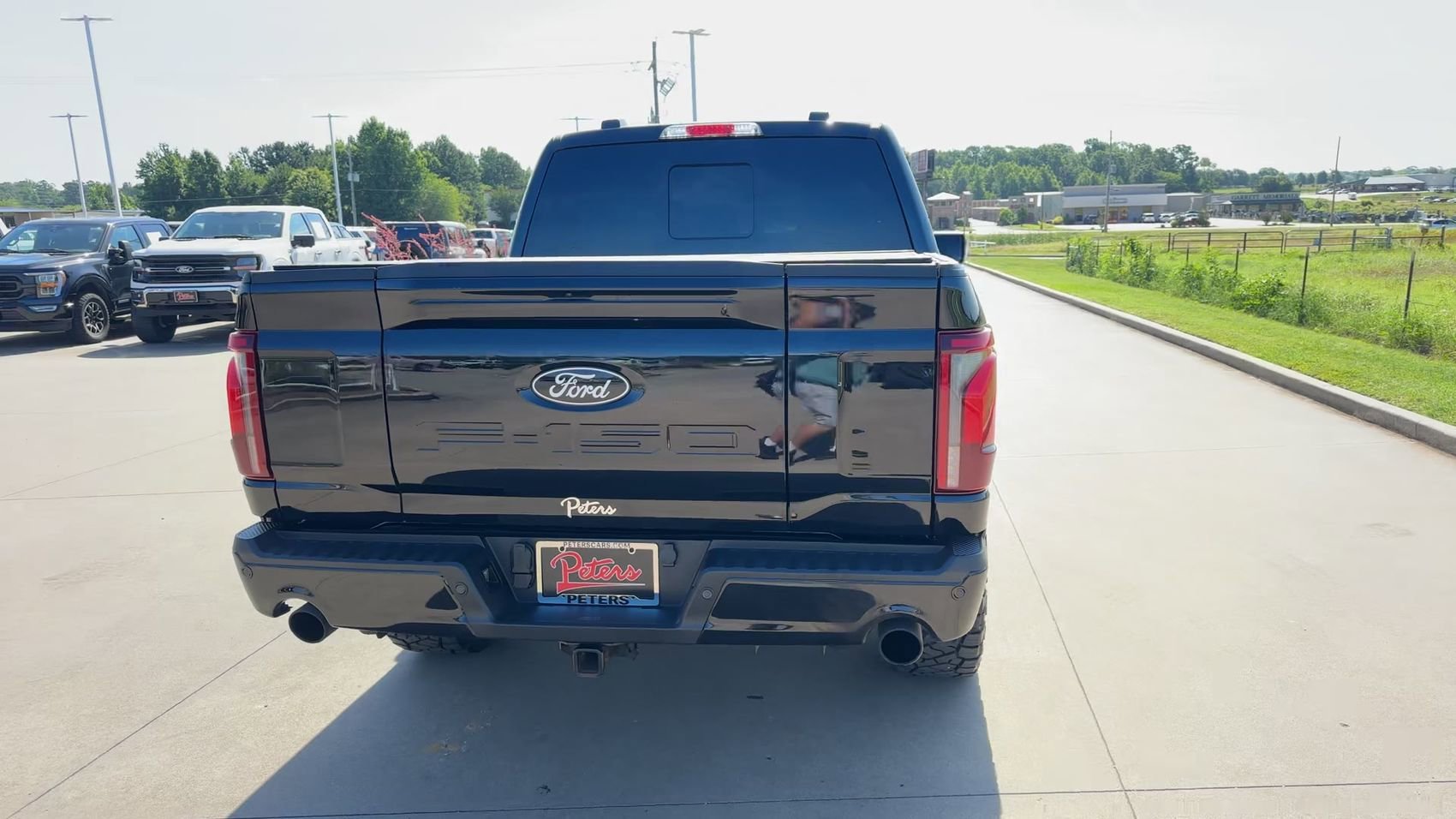 Used 2025 Black Metallic Ford LARIAT image 8