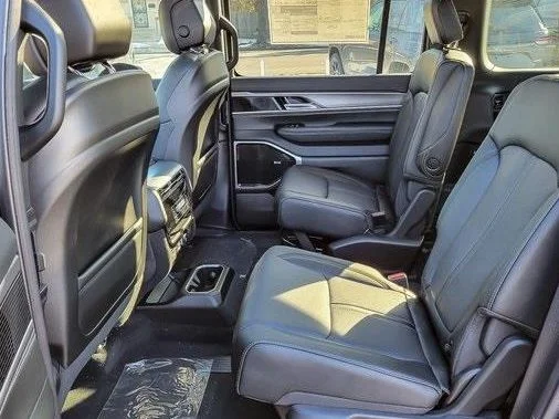 New 2026 High Gloss Black Exterior Paint Jeep Limited Altitude image 12