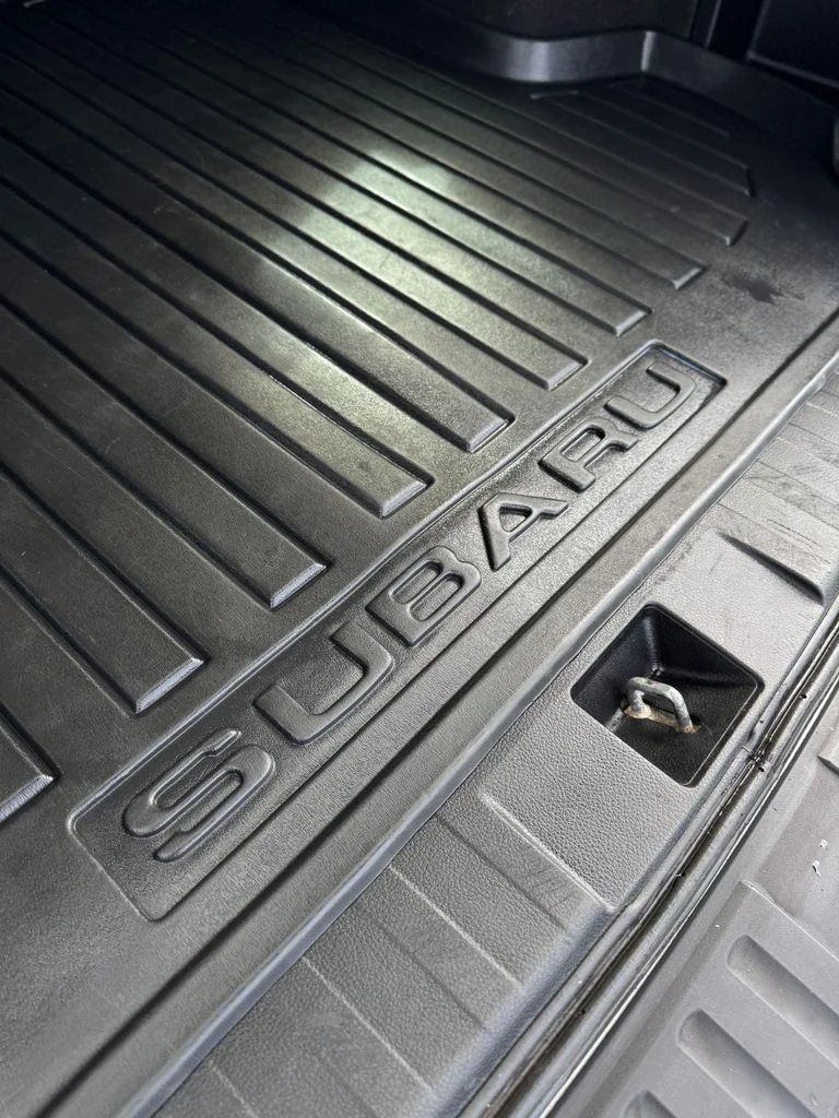 Used 2011 Silver Subaru 2.5i Premium image 35