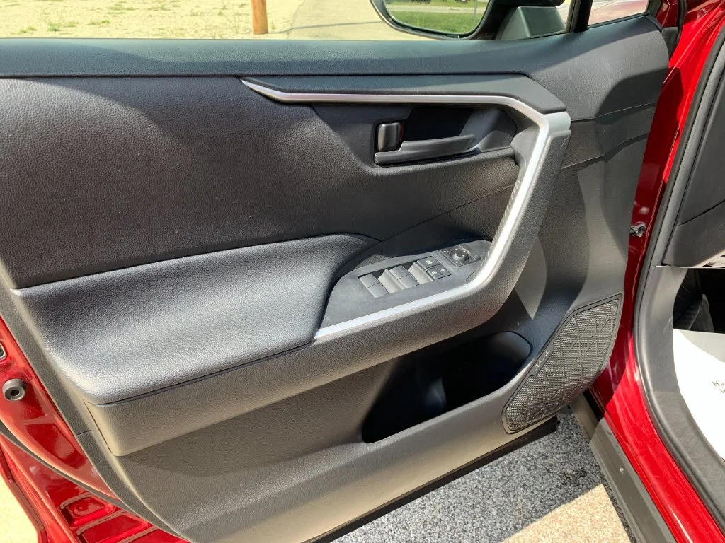 Used 2021 Red Toyota LE image 12