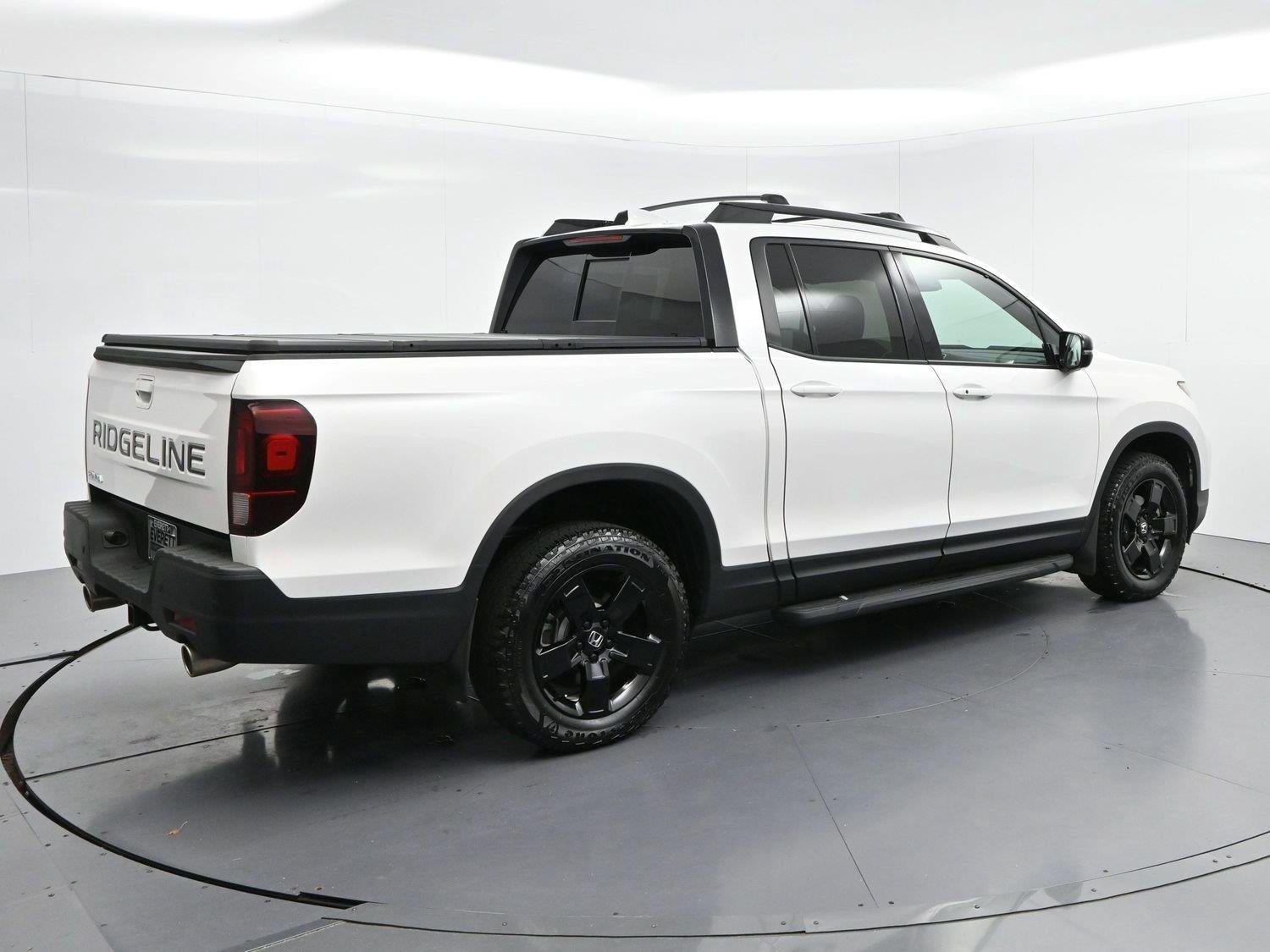 Used 2025 White Honda Black Edition image 7