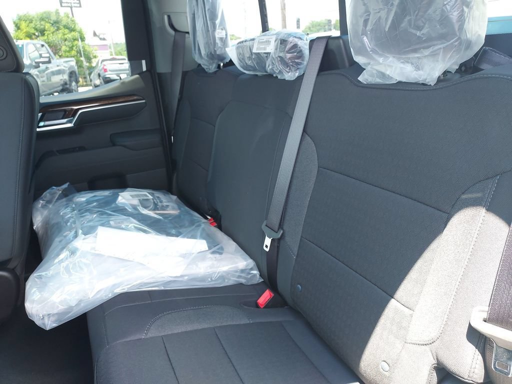 New 2026 Summit White GMC SLE image 28