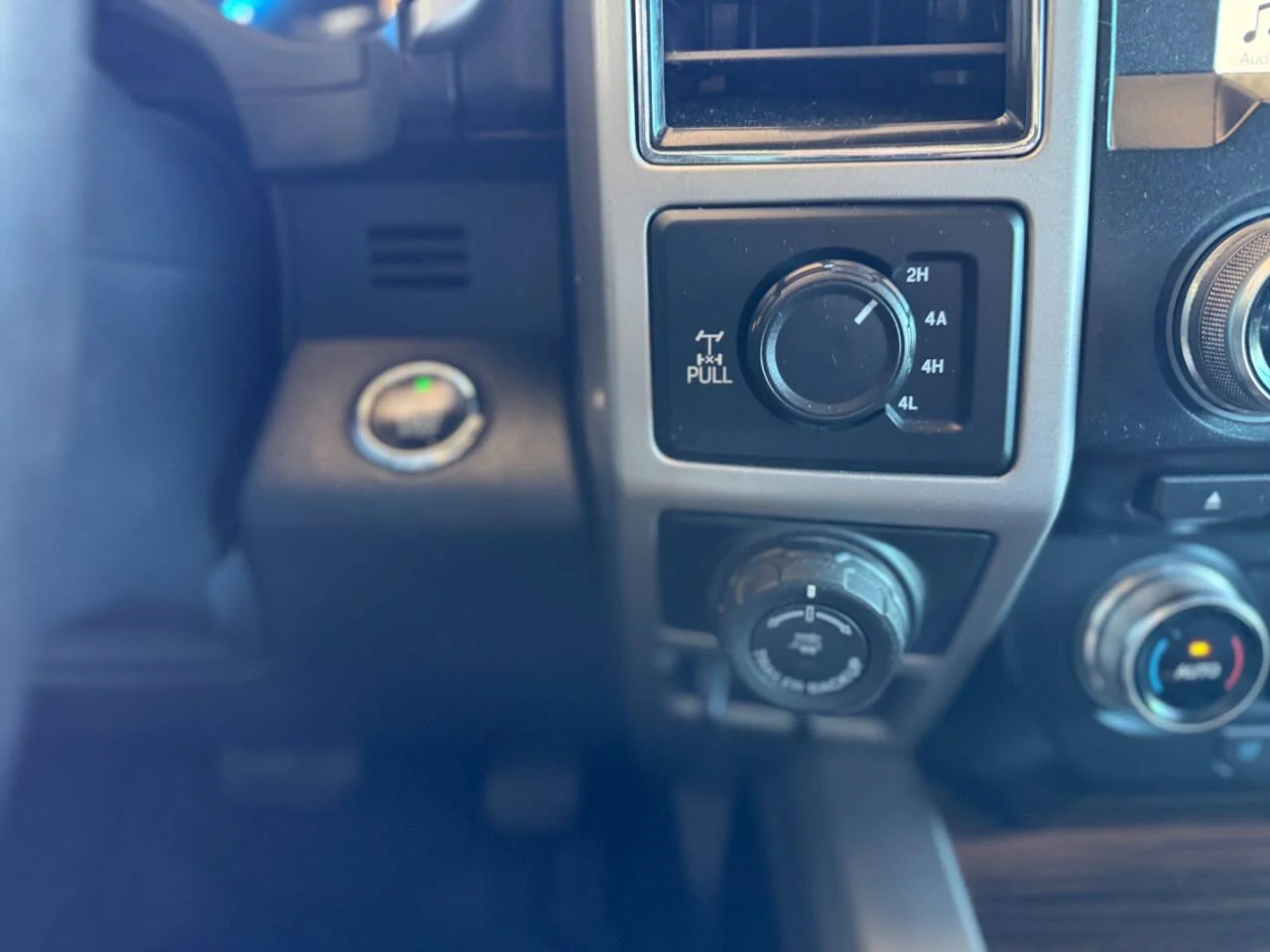Used 2017 Black Ford Lariat 4x4 4dr SuperCrew 5.5 ft. SB image 28
