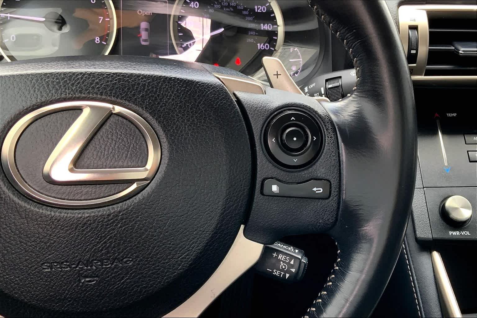 Used 2015 Matador Red Mica Lexus  image 25