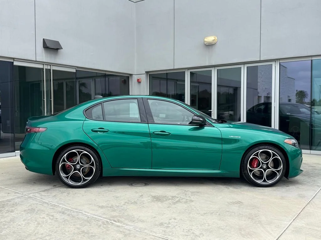 New 2026 Verde Fangio Metallic Alfa Romeo Base image 7