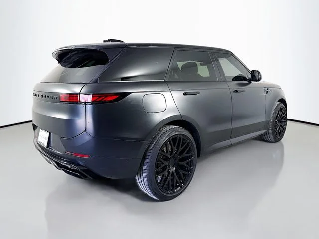 Certified Used 2023 Black Land Rover SE Dynamic image 5