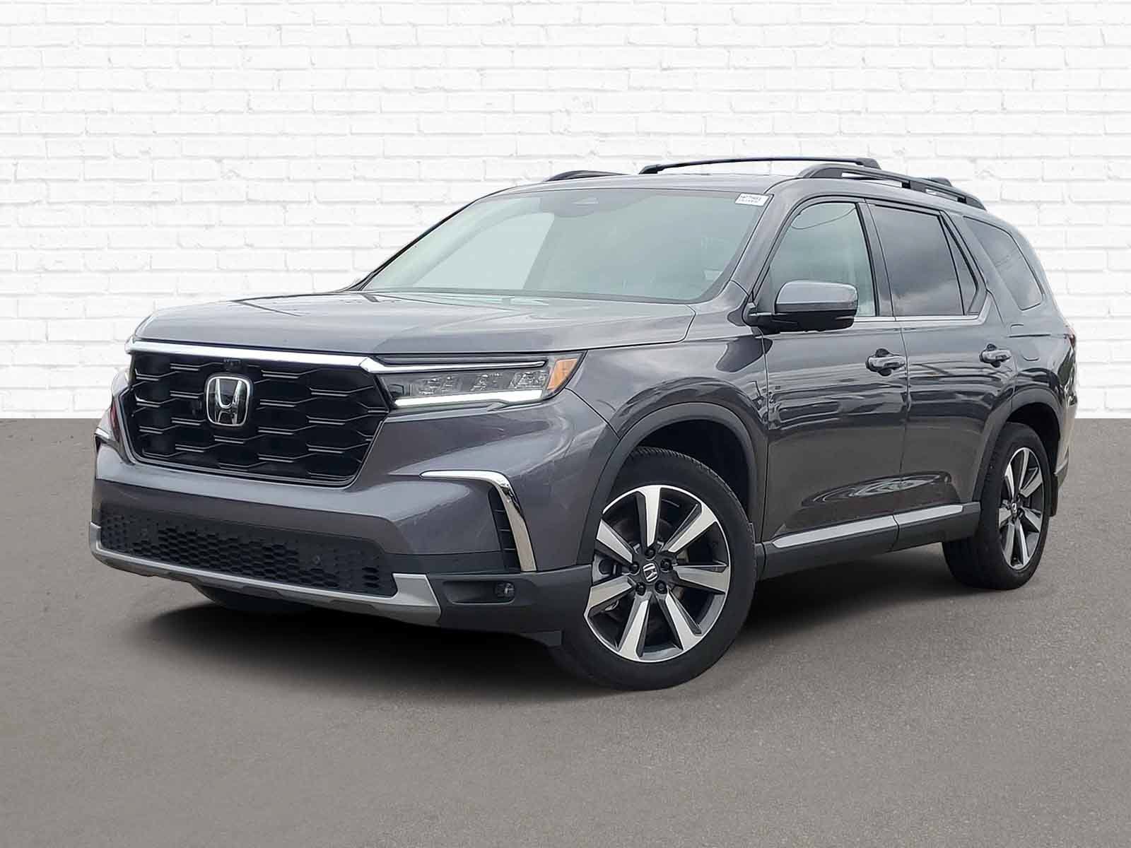 Certified Used 2025 Modern Steel Metallic Honda AWD Elite image 38