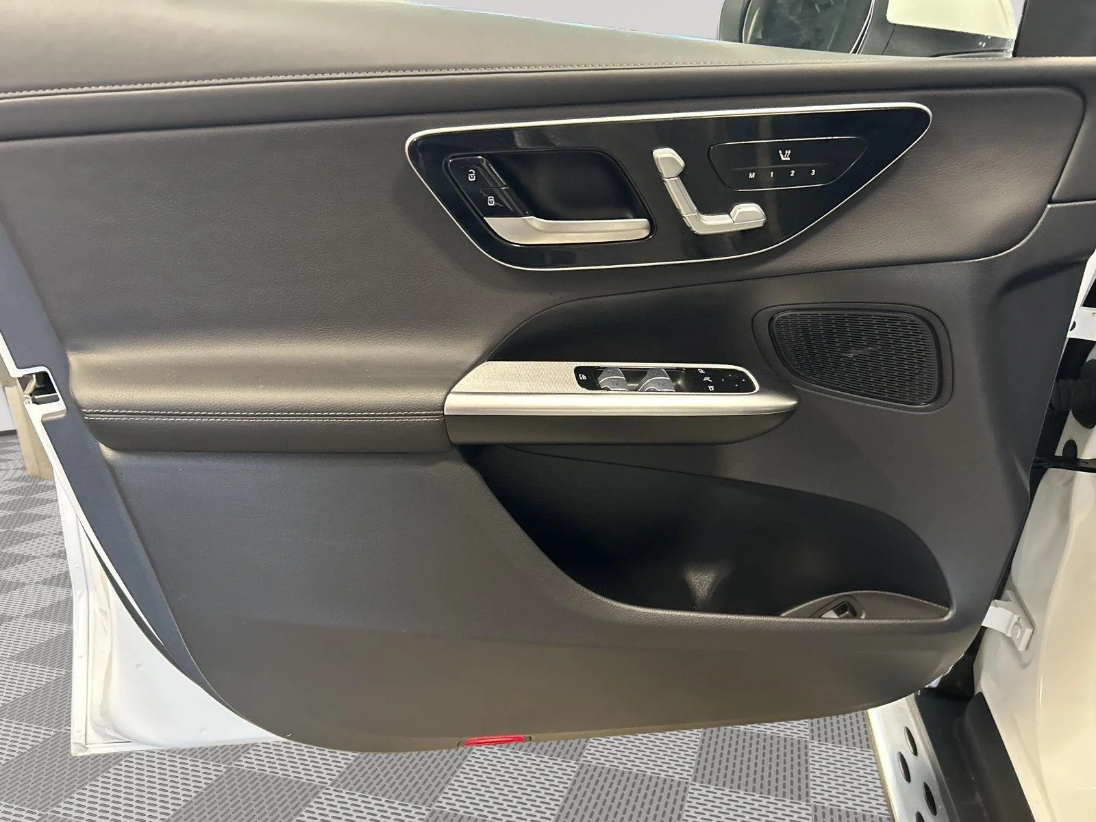 Certified Used 2024 Polar White Mercedes-Benz GLC 300 image 12
