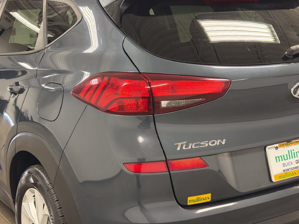 Used 2019 Blue Hyundai SE image 16