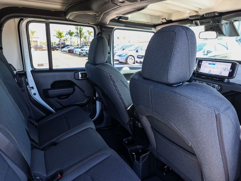 New 2026 Bright White Clear-Coat Exterior Paint Jeep Sport S image 15