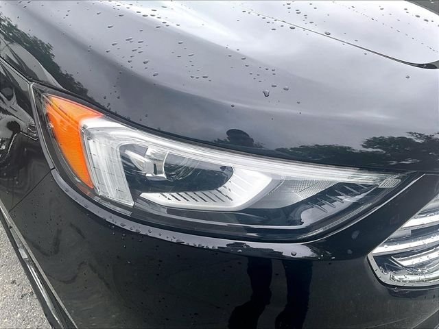 Used 2020 Black Ford SEL image 31