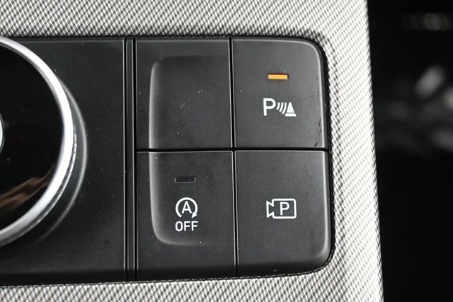 Used 2024 Black Hyundai SEL image 28