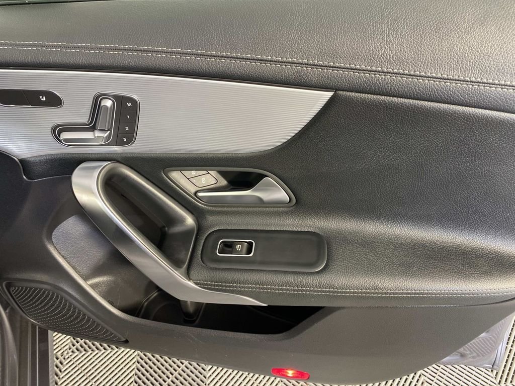 Used 2020 Gray Mercedes-Benz CLA 250 image 24