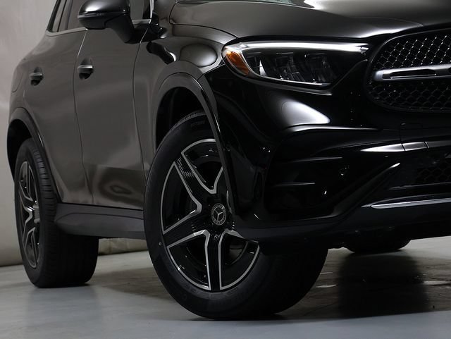 New 2026 Black Mercedes-Benz GLC 300 image 28