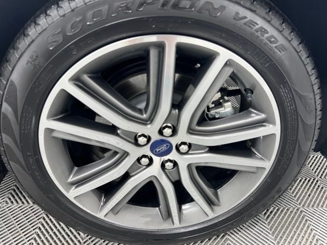 Used 2021 Silver Ford Titanium image 10