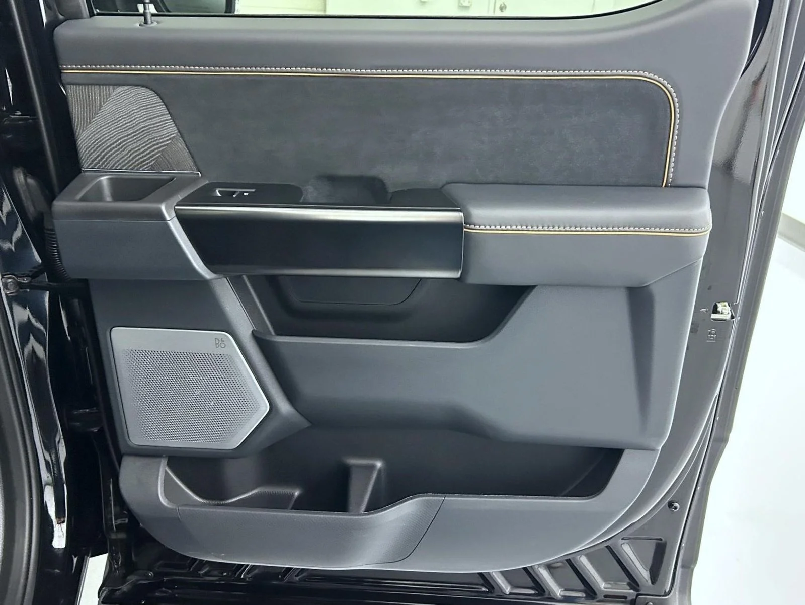 Used 2023 Black Ford Platinum image 18
