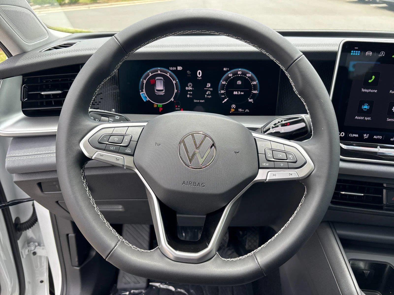 New 2026  Volkswagen SE image 18