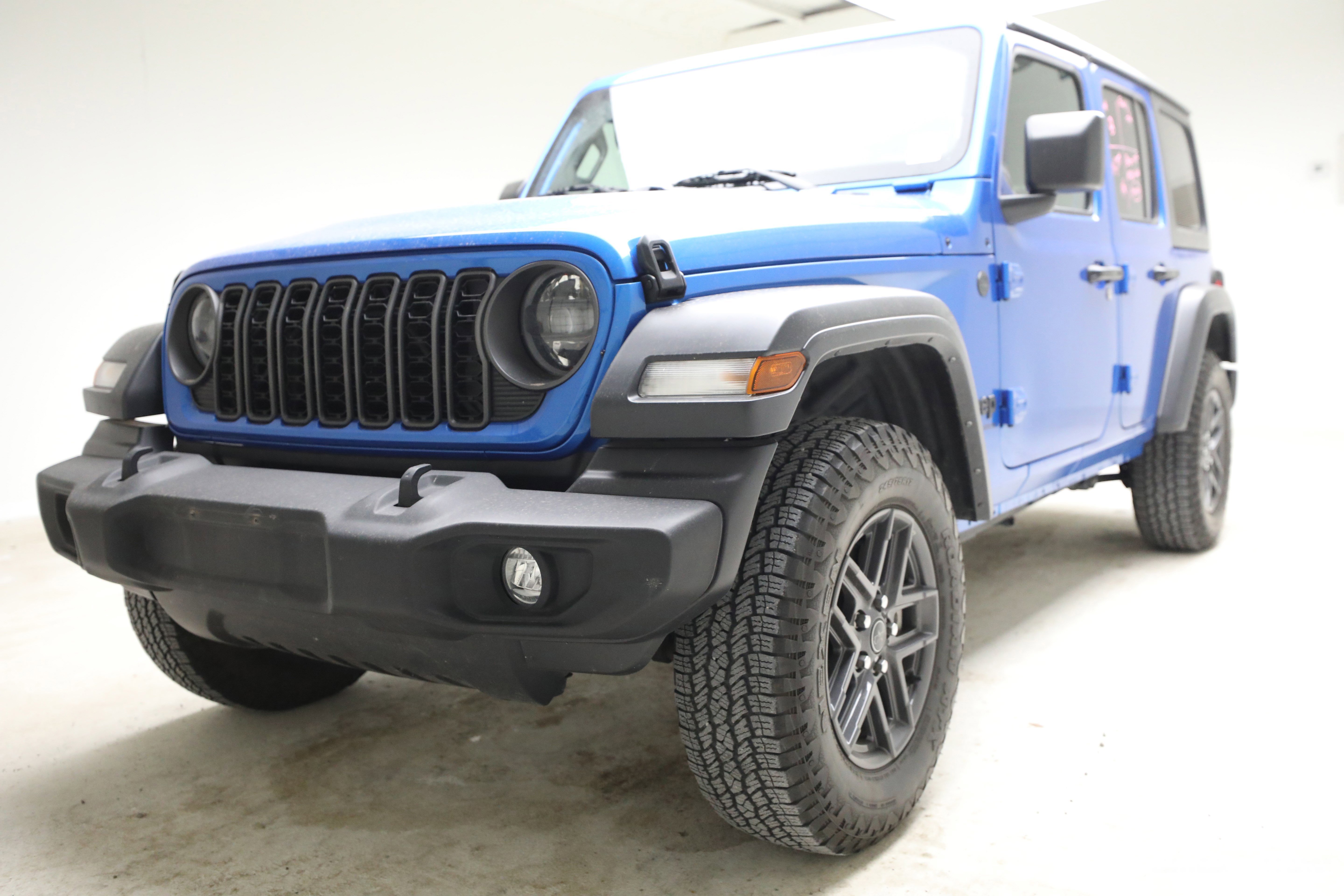 2024 Jeep Wrangler Sport S's photo