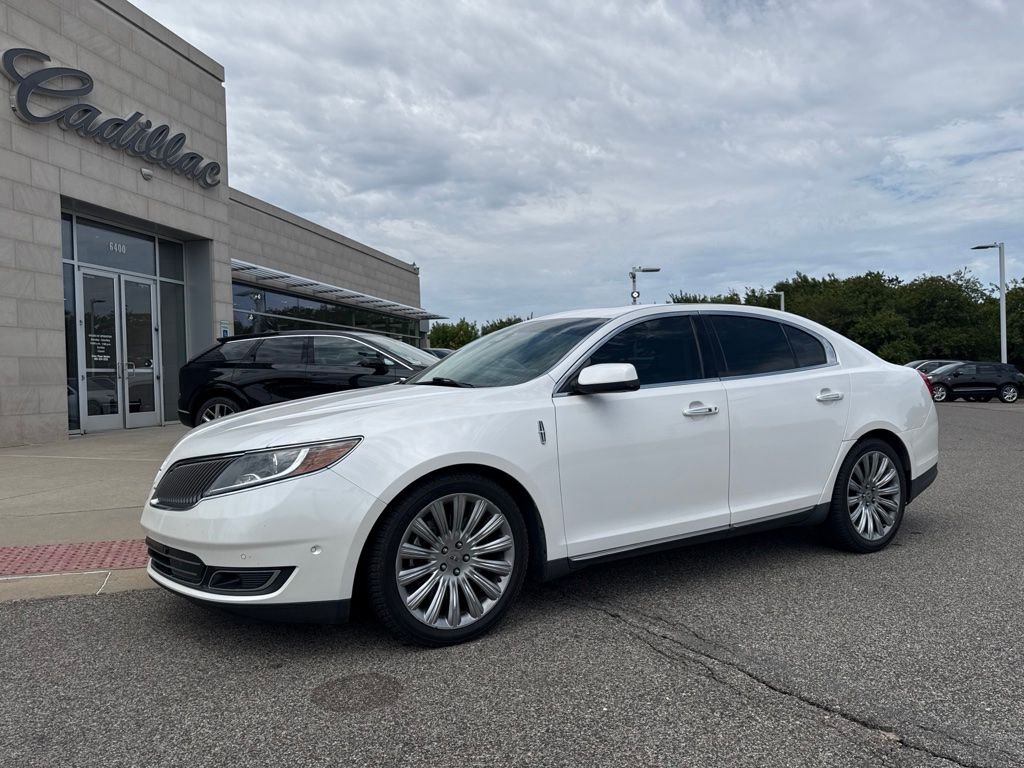 Used 2013 White Lincoln Premium image 1