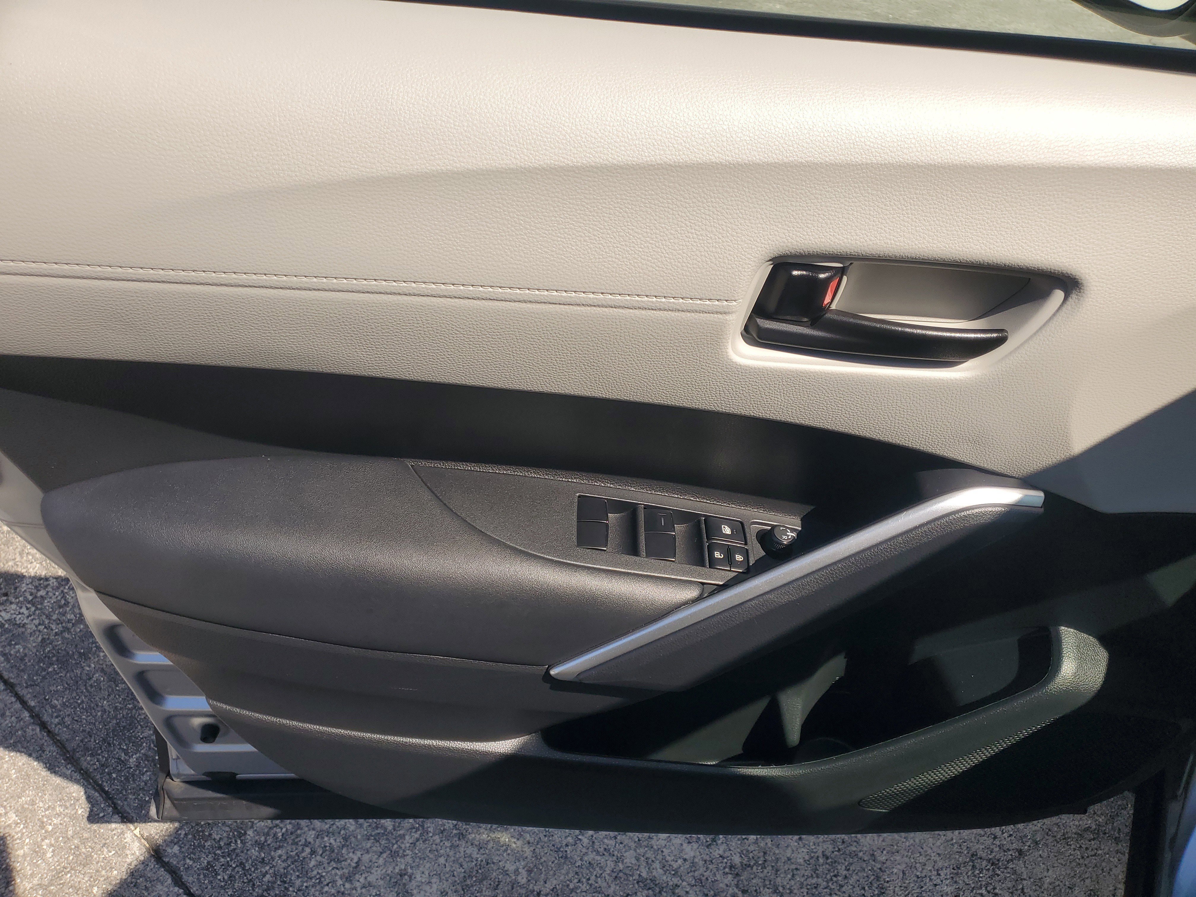 Certified Used 2024 Silver Toyota L image 18
