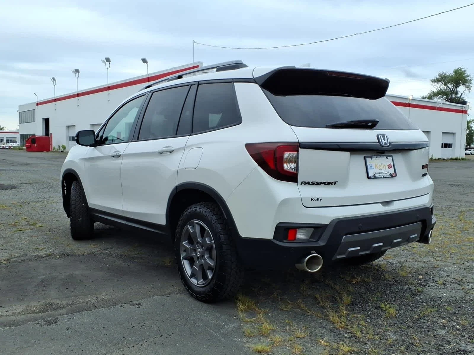 Certified Used 2024 Platinum White Pearl Honda TrailSport image 7