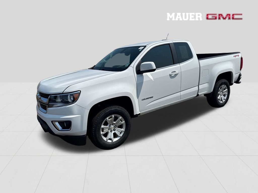 Used 2018 SUMMIT WHITE Chevrolet 4WD LT image 2