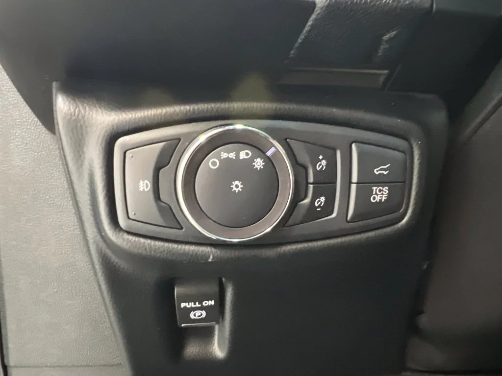 Used 2019 White Lincoln Reserve image 18